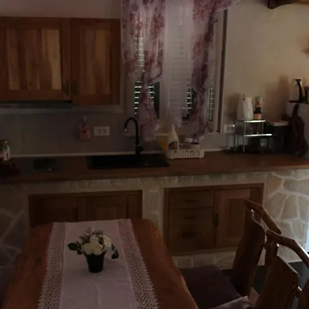 Kod Lore Apartment *